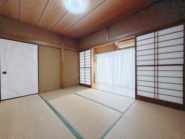 ■和室｜旅館のような趣を感じられる、くつろぎの住空間です。落ち着いた和の雰囲気が、日々の暮らしに癒しをもたらします♪