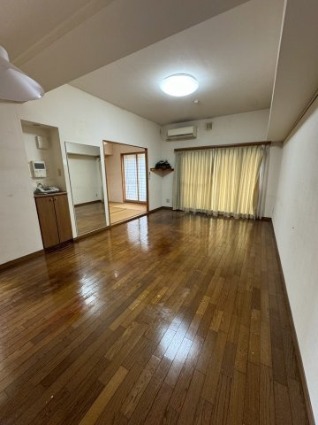 【シンフォニアみなみが丘C棟の居間】