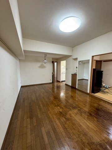 【シンフォニアみなみが丘C棟のリビングダイニング】