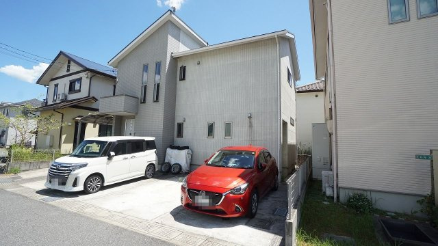 太陽光発電5.12ｋＷつき4ＬＤＫ＋Ｓ、ウッドデッキ、サンルームつき戸建て　車3台～駐車可能　※エアコン2台つき