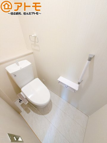 年代を問わず使いやすい洗浄機能付きのトイレ♪肌への負担をも減らせるのでお子様の敏感なお肌も安心！