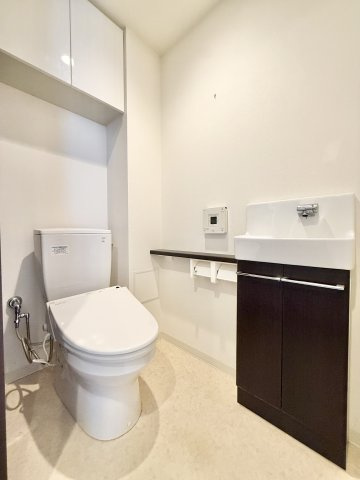 トイレも清潔感があります。また手洗いが分かれているのが嬉しいですね！