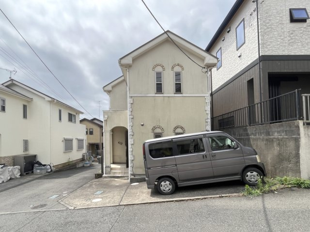 小田急線の複数駅が利用可能です