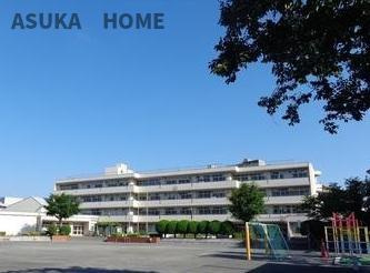 横浜市立滝頭小学校まで徒歩9分です。