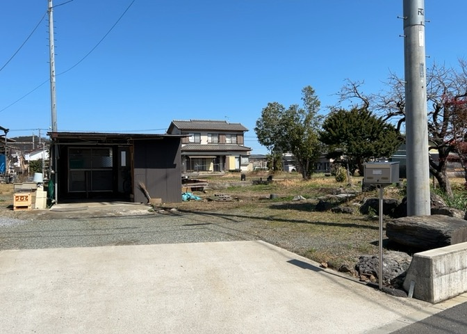 家を建てる前提で土地を探している場合、地盤の丈夫さは譲れない条件の一つです。地盤が脆弱だと追加工事が必要となります。また、過去に地盤沈下や液状化現象を起こした土地は、できるだけ避けた方がいいでしょう。