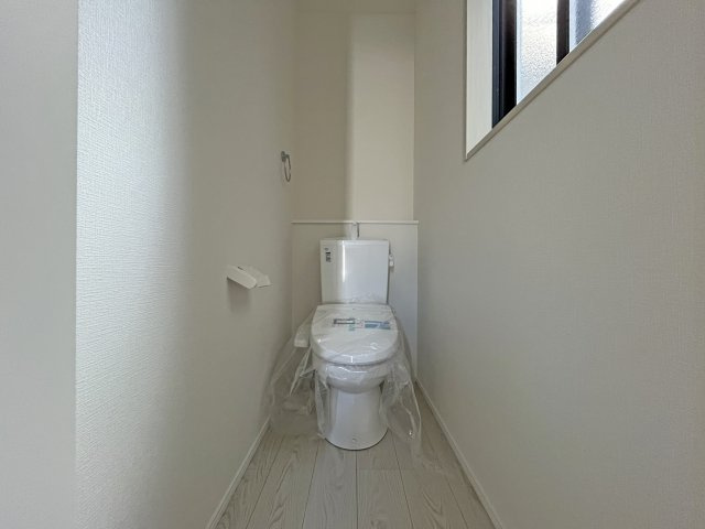 トイレは2か所あり、朝の混雑も安心です