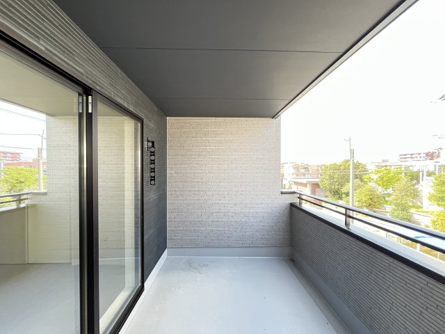 用途多様なバルコニーです。
