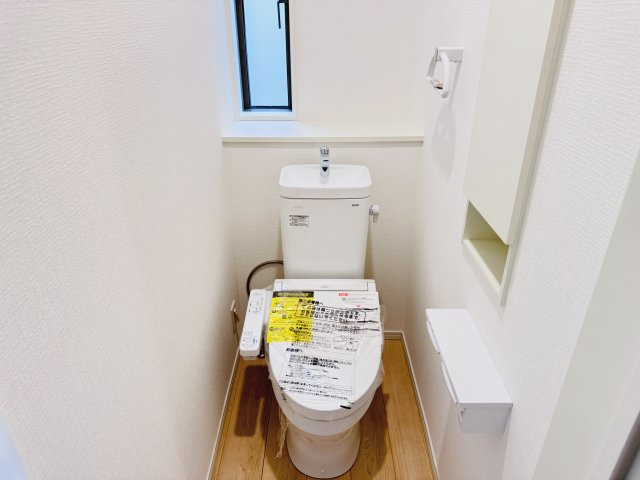 温水洗浄暖房便座つきトイレ