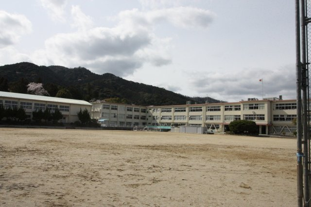 長等小学校