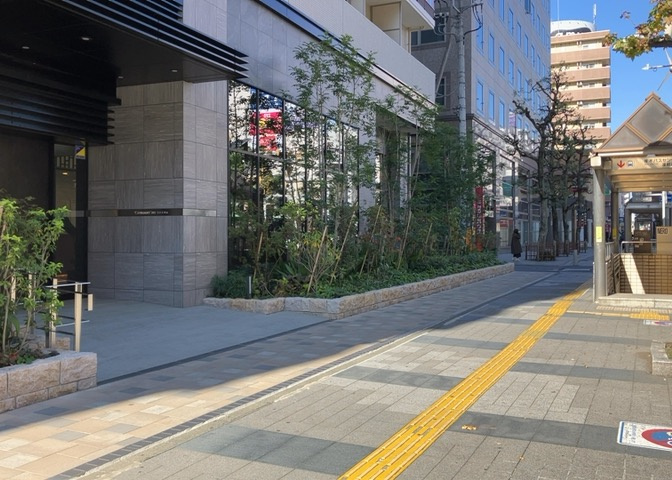 共用部分は、一棟の建物に住む区分所有者全員が共同で所有するとし、共用部分の管理、補修などは、区分所有者で形成される管理組合が行います。個人の判断で勝手に変更することはできませんので覚えておきましょう。