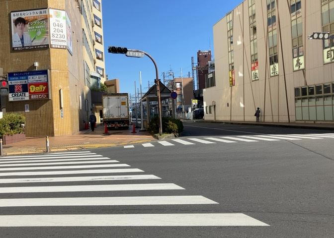 眺望を気にして物件を探す場合、前面に建物が建っていないか現地で確認しましょう！前面に建物があると景色はもちろん、日当たりや風通しにも影響が出てきます。住んだ時のことを想像しながら現地見学をしましょう。