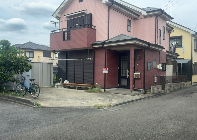 お持ちの車種によっては前面道路が広い方が便利でしょう。しかし、前面道路が広ければその分交通量が多くなるため、騒音などが気になる場合があります。実際に現地を見学し、周辺交通量や騒音などを確認しましょう！