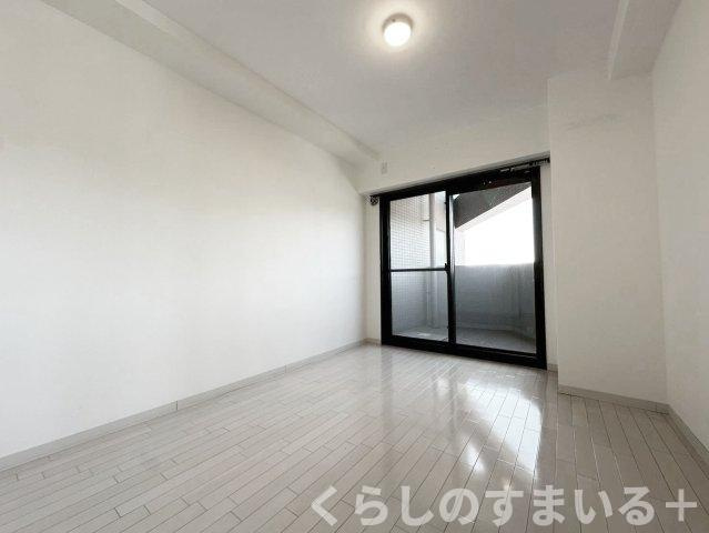個人の部屋や寝室として使える洋室です