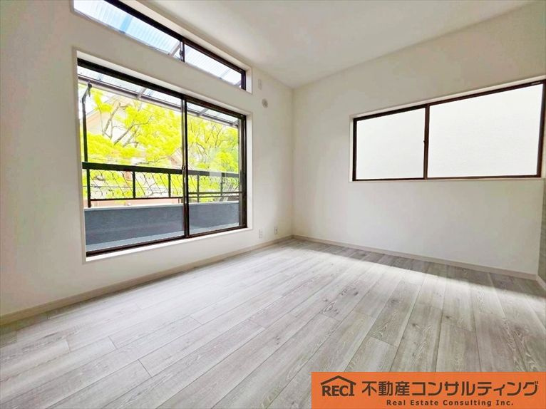 小松小学校・学文中学校徒歩約7分