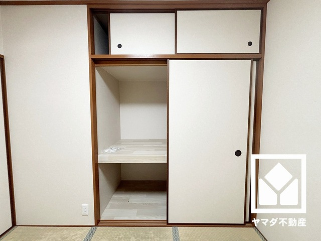 約4.5帖の和室です。押入にはお客様用の座布団や寝具も収納可能です。