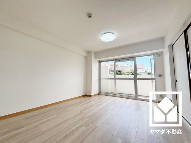 自然光を取り込む、開放感あふれる暮らし。隅々まで光が降り注ぎ、明るく心地の良い空間。