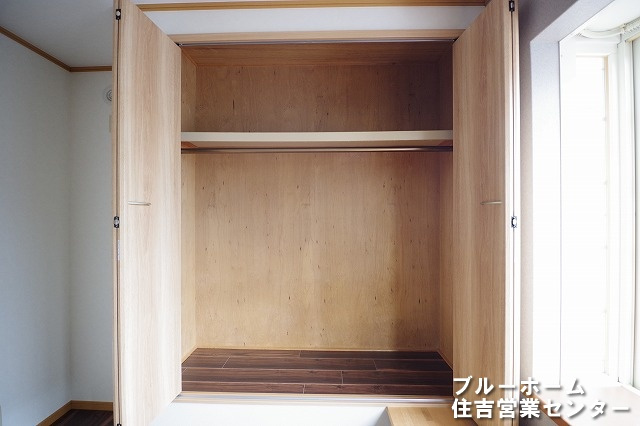 洋室にある収納です！