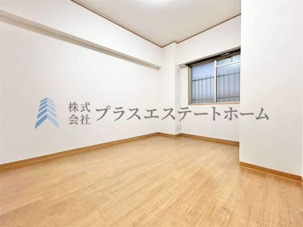 シンプルな洋室でお部屋のコーディネートが楽しめます♪お好みのスタイルに彩ってお気に入りの空間にできます♪