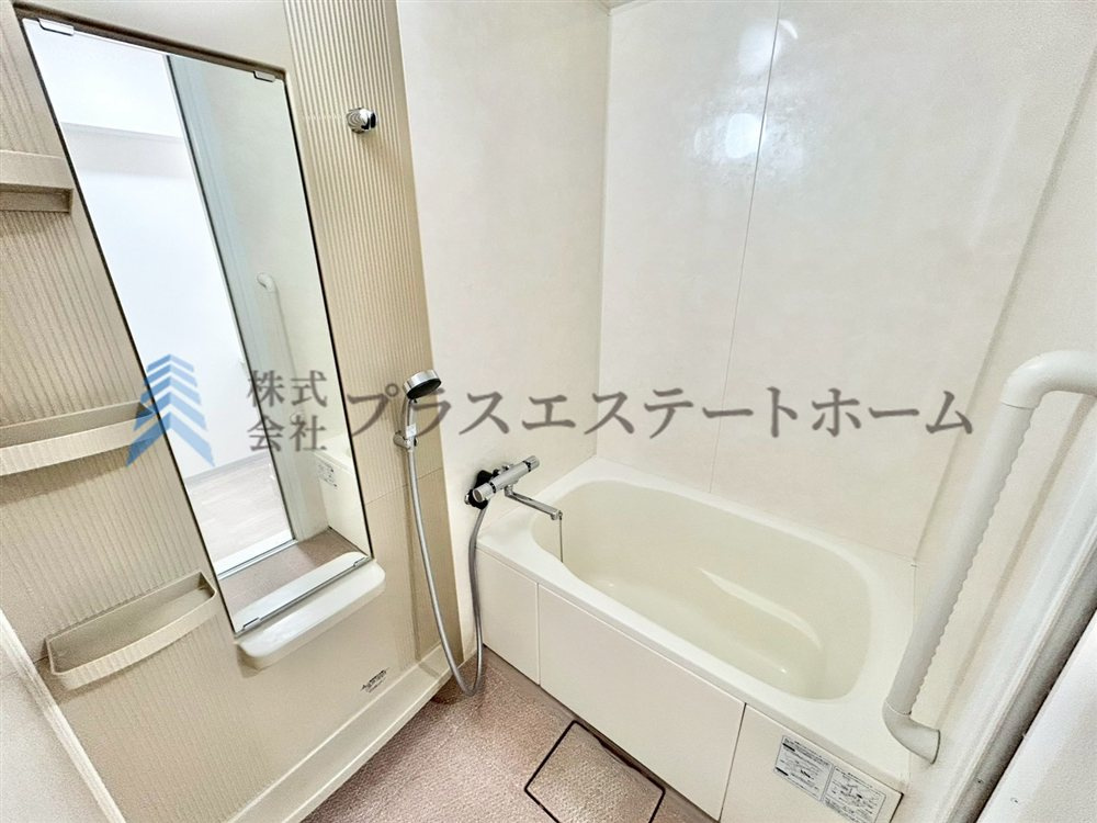 給湯器リモコンの設置あり♪追い焚きが簡単なので、いつでも楽に入浴出来ます♪