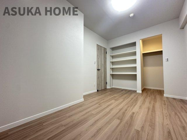 収納付きでお子様の成長に合わせた家具の配置がしやすいお部屋です。