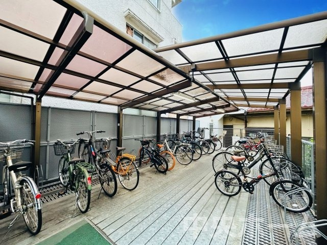 【自転車置き場】最新の空き状況や費用などの詳細は担当スタッフまでお問い合わせください。