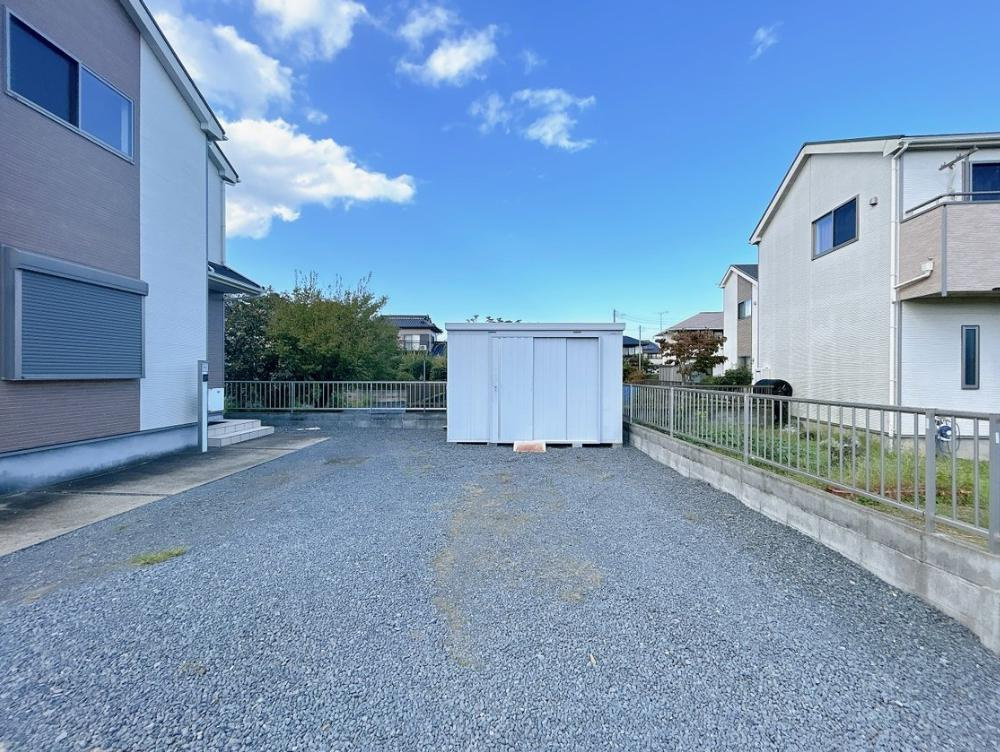 広々とした駐車場。