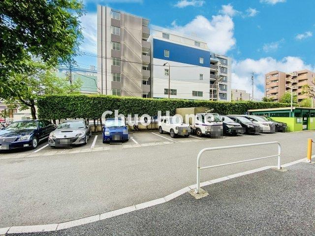 【敷地内駐車場】最新の空き状況や費用などの詳細は担当スタッフまでお問い合わせください。