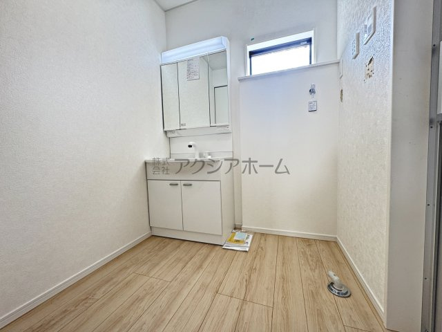 シャンプードレッサー付洗面化粧台
