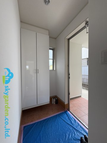 毎日通る玄関はこちらです