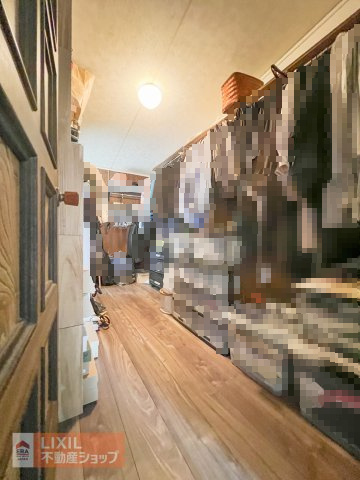 【2階】物をしまう場所が確保できるため、家の中が散らからず広々と快適に暮らすことができます。