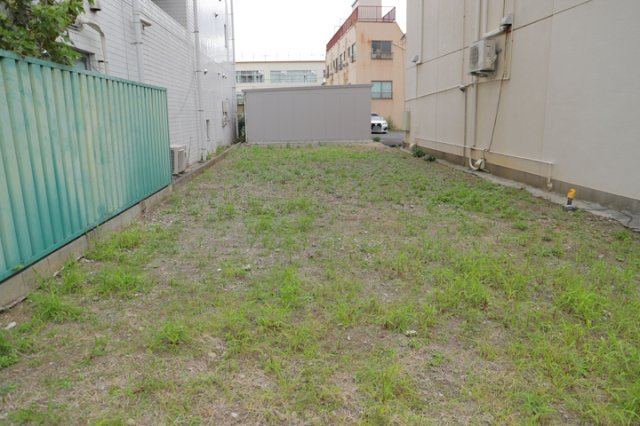 土地探しをしていると都市計画区域という言葉を目にすると思います。法律によって、都道府県知事や国土交通大臣が指定するエリアのことを指しており、都市計画区域は市街化区域と市街化調整区域に分けられています。