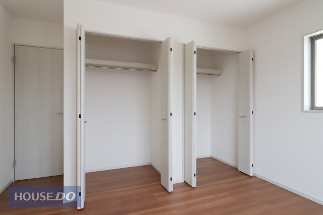 収納付きの居室は、荷物がスッキリと片付き、お部屋を広く使えます。