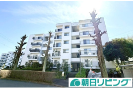 グリーンヒル鴨志田西団地8号棟の外観