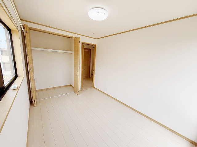 収納も各部屋にあり片付くお部屋です！　