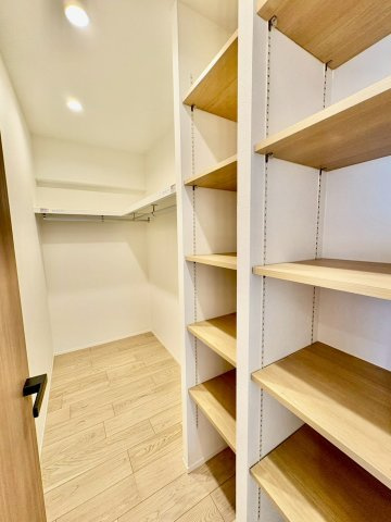 ファミリークローゼット　家族の荷物が整理しやすく、暮らしにゆとりが生まれます