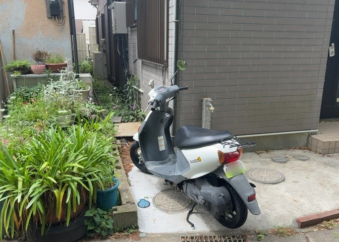 庭があることでガーデニングや家庭菜園はもちろん、こどもの遊び場やペットを放して遊ぶことができます。また、家の周囲に余裕があるということです。隣地との間があれば、十分な日当たりと、風通しが確保できます。
