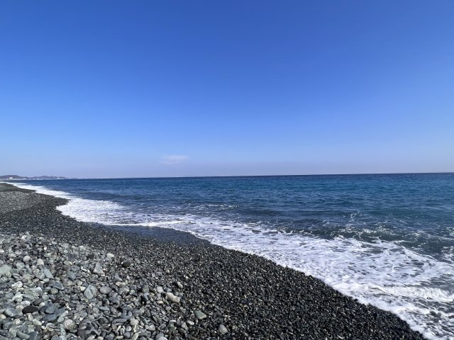 海まで徒歩900ｍの好立地。気軽に散歩やジョギングを楽しめる、海を身近に感じる住環境です。休日は潮風を感じながら、ゆったりとした時間をお過ごしいただけます。