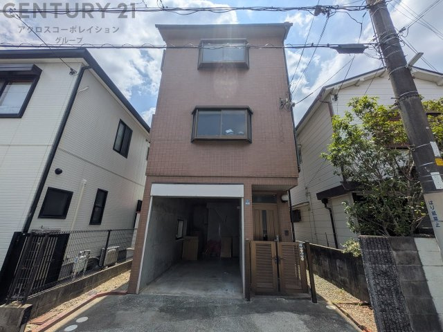 阪急宝塚線「清荒神駅」から徒歩約5分と、通勤・通学に便利です。