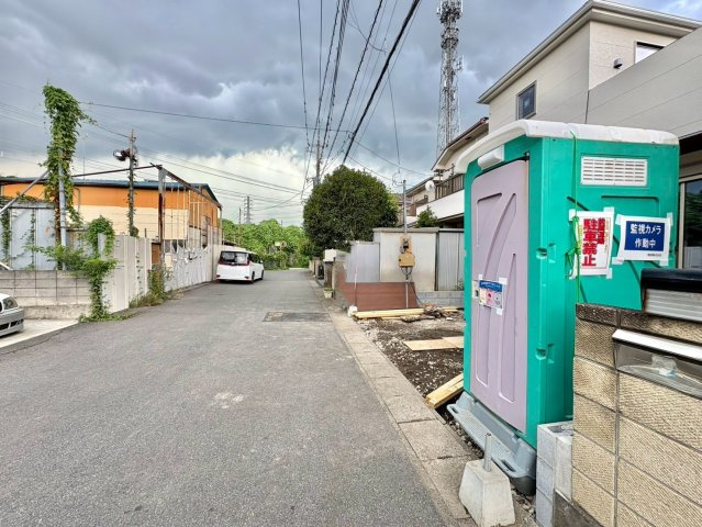 ■南東道路・カースペース2台可（車種による）　■ＬＤＫ17帖・リビングイン階段　■ウォークインクローゼット・納戸あり