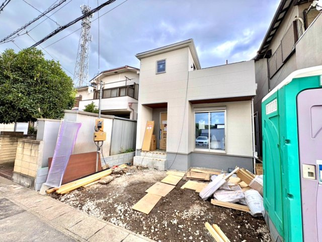 ■南東道路・カースペース2台可（車種による）　■ＬＤＫ17帖・リビングイン階段　■ウォークインクローゼット・納戸あり