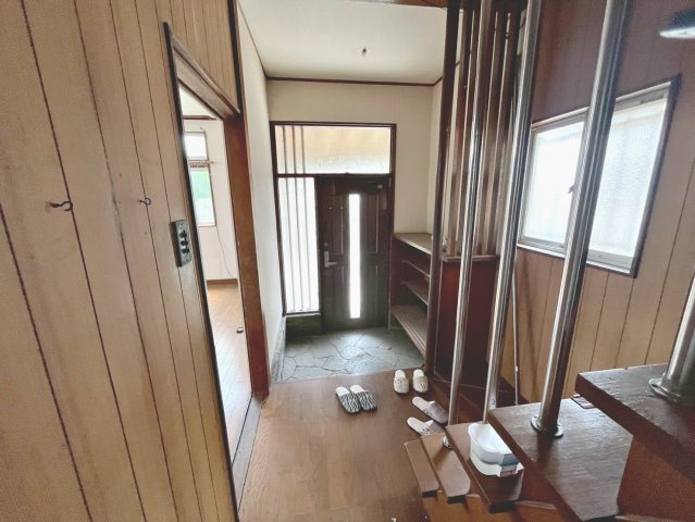 落ち着いた玄関です
