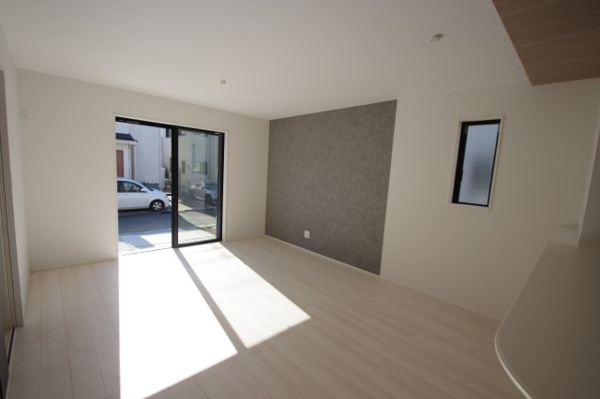 【 仲介手数料無料 多摩市一ノ宮4丁目　新築戸建て（全2棟）2号棟　5880万円の居間】