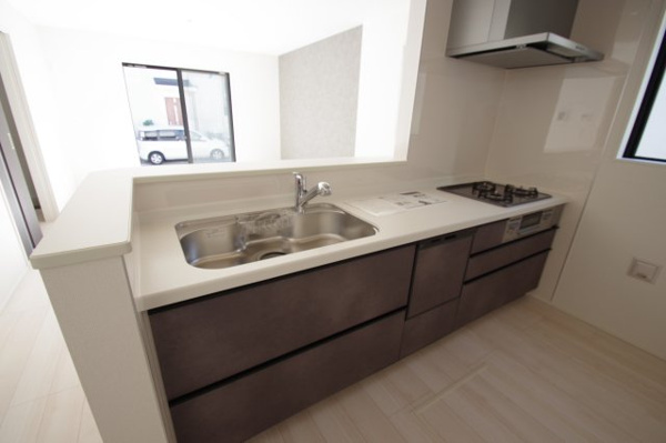 【 仲介手数料無料 多摩市一ノ宮4丁目　新築戸建て（全2棟）2号棟　5880万円のキッチン】