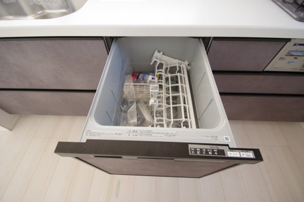 【 仲介手数料無料 多摩市一ノ宮4丁目　新築戸建て（全2棟）2号棟　5880万円のキッチン】