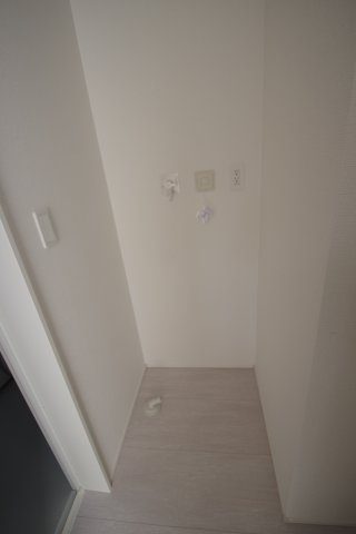 【 仲介手数料無料 多摩市一ノ宮4丁目　新築戸建て（全2棟）2号棟　5880万円のランドリースペース】