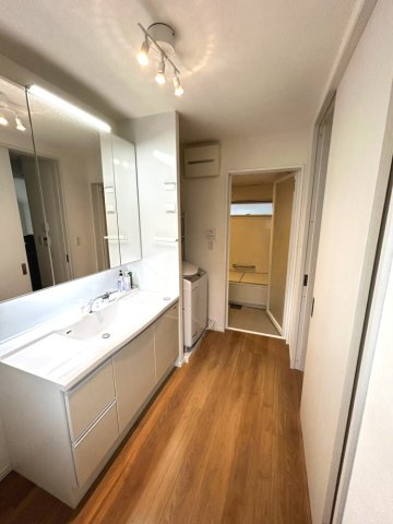 1200ｍｍ幅のゆったりとした洗面化粧台です。