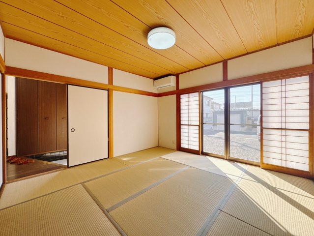 ■和室｜和室を書斎にしたり、冬にはコタツを敷いて年越しをするのもいいですね。家族みんなのお気に入りの空間になります♪
