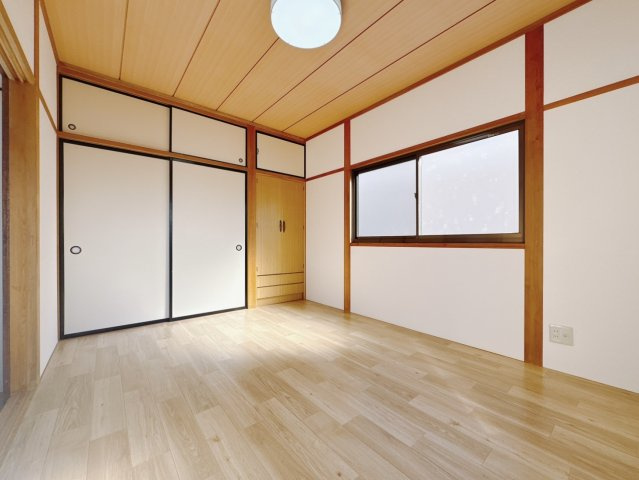 ■洋室｜2階各居室には収納をご用意しています♪常にお部屋を綺麗に保てます！小さなお子様も自然とお片付けができるようになるのでうれしいですよね！