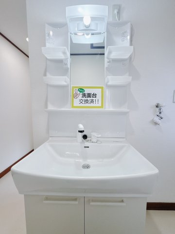 ■洗面室｜大きな鏡と使いやすさがいっぱいの洗面化粧台。お手入れ簡単でいつもキレイに(*^^*)