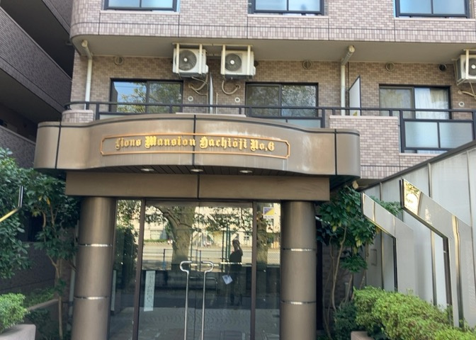 室内の防犯設備もチェックしましょう！モニター付きインターホンが設置されているか、防犯シャッターが設備されているか、ベランダに人が上がってきにくい高さかなどチェックしておくと入居後も安心できるでしょう。